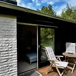 Nyaraló Charming Family Summerhouse Near The Højby